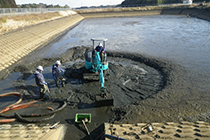 高圧洗浄清掃 小林池底泥さらい